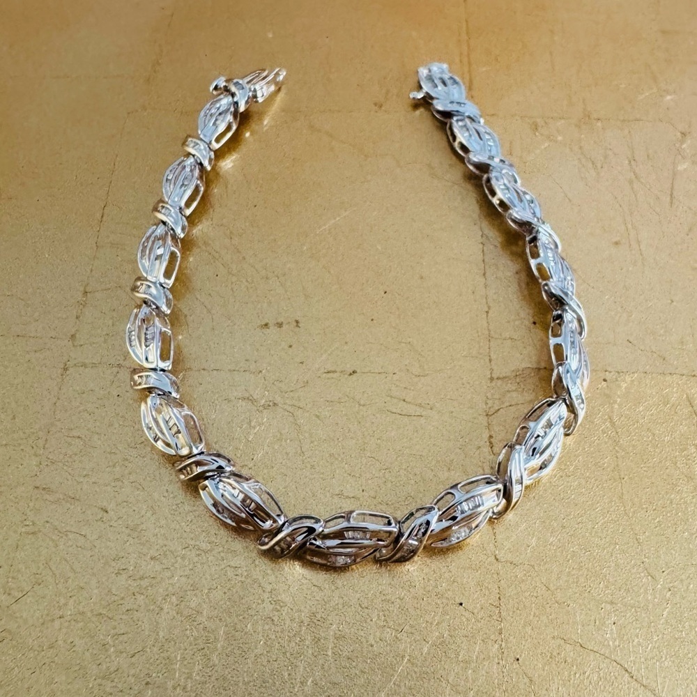 14K White Gold and Diamond Link Bracelet Intricate Leaf
